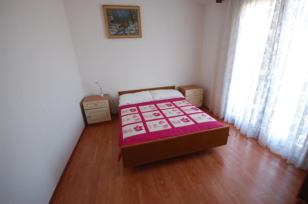 Apartments Dida By El-Pi Tours Njivice Room photo