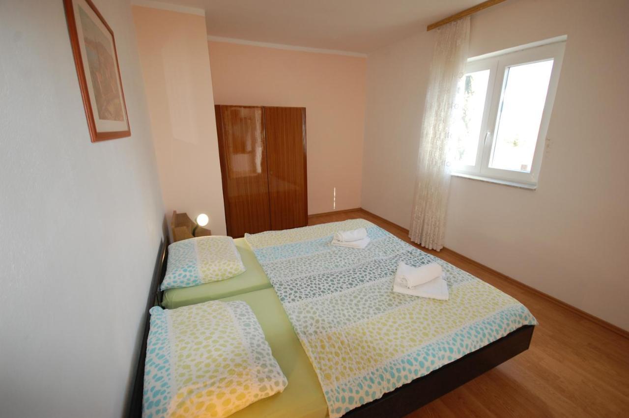 Apartments Dida By El-Pi Tours Njivice Exterior photo