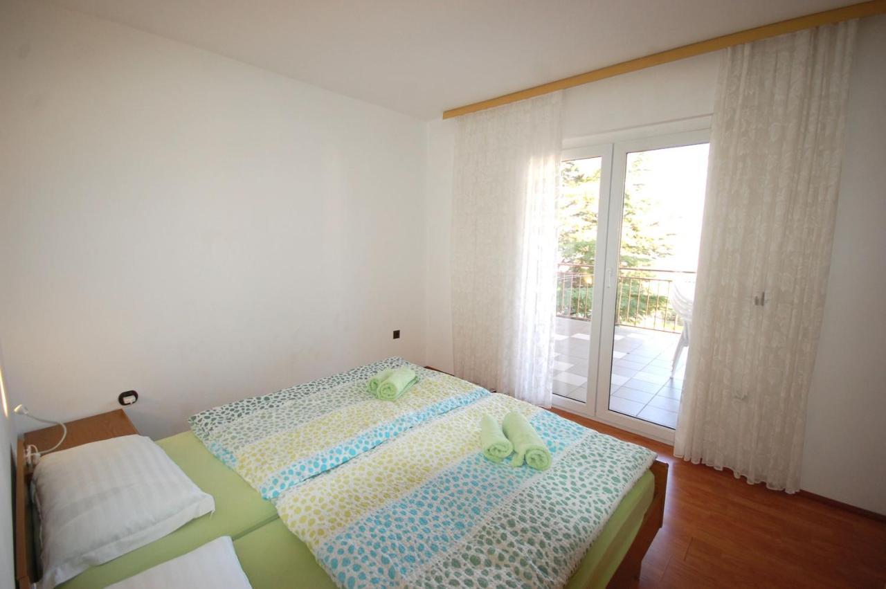 Apartments Dida By El-Pi Tours Njivice Exterior photo